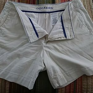 Docker's shorts size 14